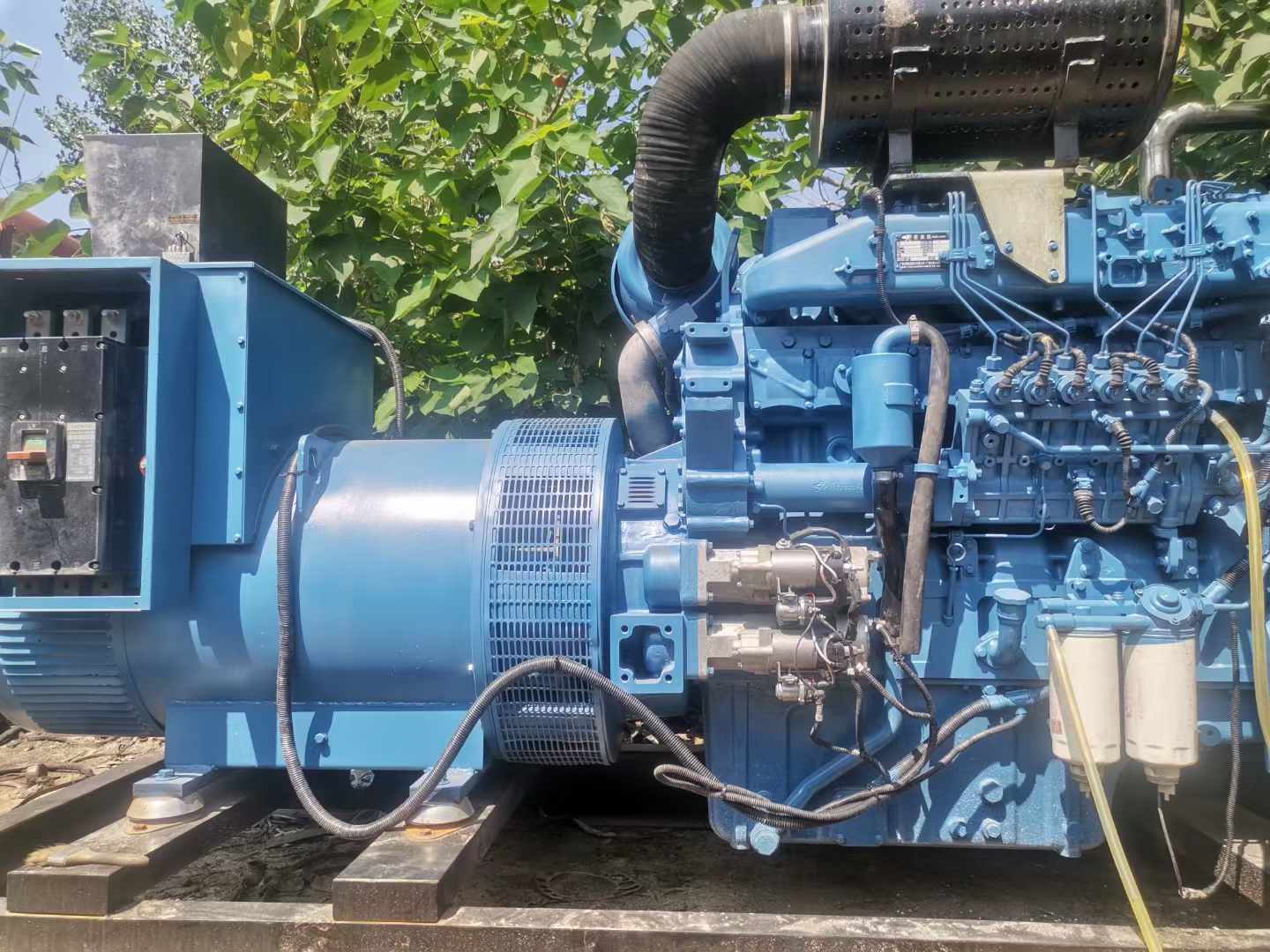 栖霞详细说明降低 800kW 柴油发电机输出电流波动的方法